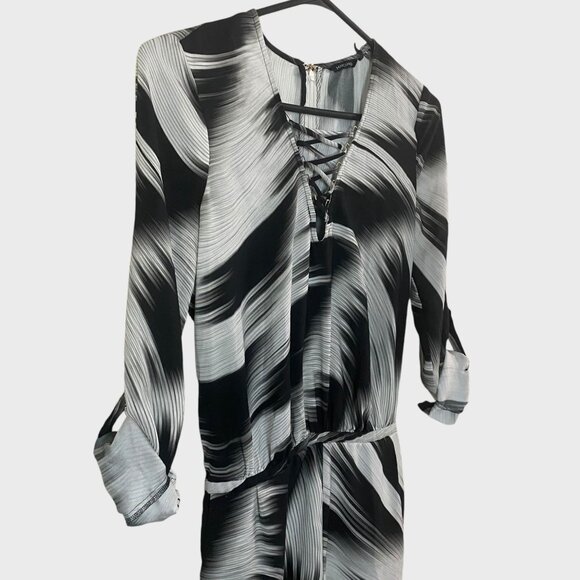 Marciano Tie-Waist Romper White/Black Abstract Print Roll-Tab Sleeves Size 0 - Picture 4 of 13